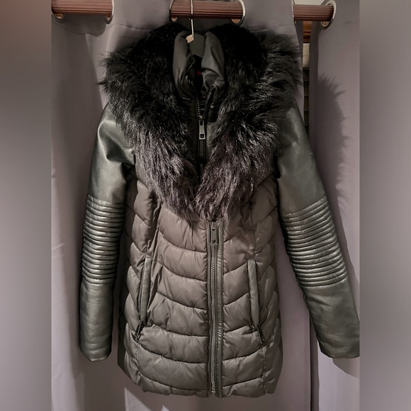 Women’s Coat Size XS/S - Picture 2 of 4